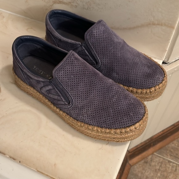 Tretorn deep sea blue suede. Excellent condition. - Picture 2 of 8